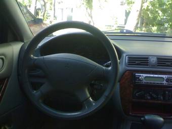 1999 Mitsubishi Galant Pictures