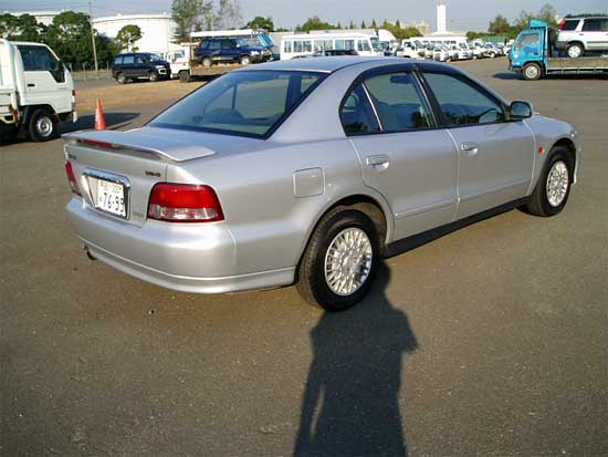 2000 Mitsubishi Galant Pics