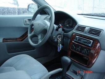 2001 Mitsubishi Galant Pictures