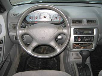 2002 Mitsubishi Galant Pictures