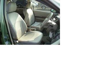 2003 Mitsubishi Grandis Pictures