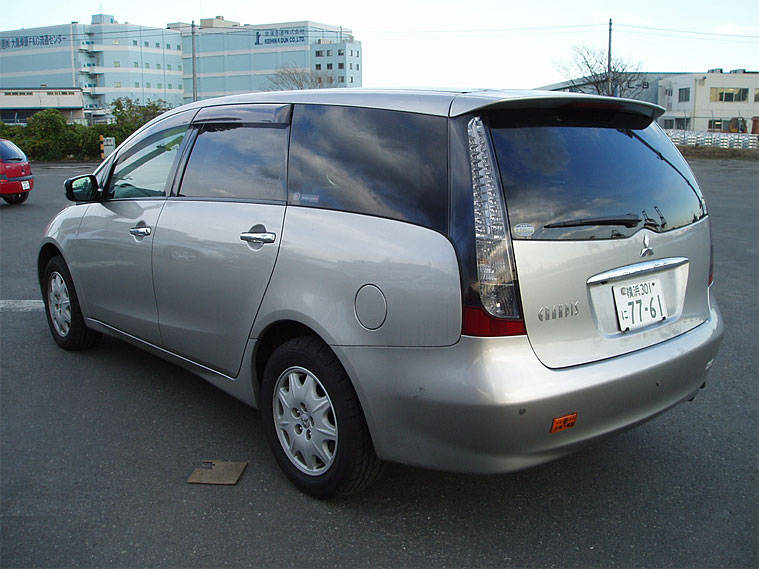 Mitsubishi grandis 2003