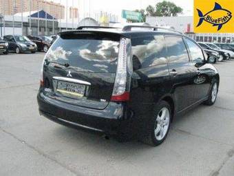 2006 Mitsubishi Grandis Pictures