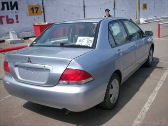 2003 Mitsubishi Lancer Photos