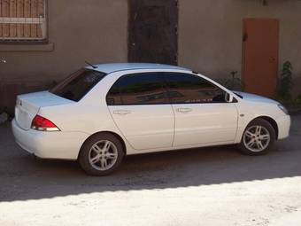 2003 Mitsubishi Lancer Photos