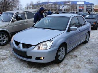 2004 Mitsubishi Lancer Photos