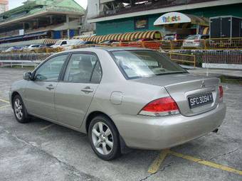 2004 Mitsubishi Lancer Pictures