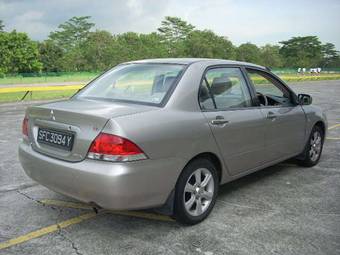 2004 Mitsubishi Lancer Photos