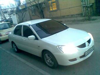 2004 Mitsubishi Lancer Pictures