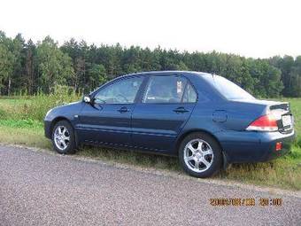 2004 Mitsubishi Lancer Photos