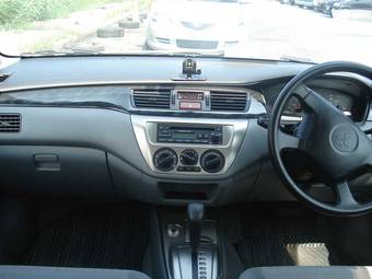 2004 Mitsubishi Lancer Pics