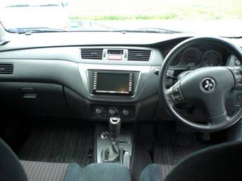 2004 Mitsubishi Lancer Photos