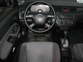 2004 Mitsubishi Lancer Pics