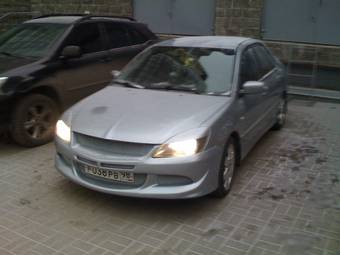 2004 Mitsubishi Lancer Pictures