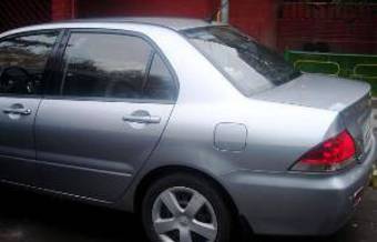 2004 Mitsubishi Lancer Photos