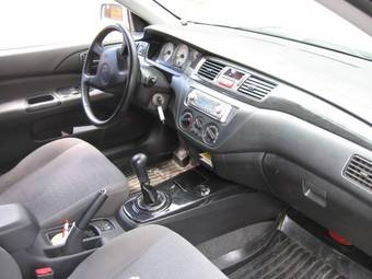 2004 Mitsubishi Lancer Pictures