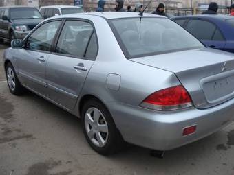 2004 Mitsubishi Lancer Pictures