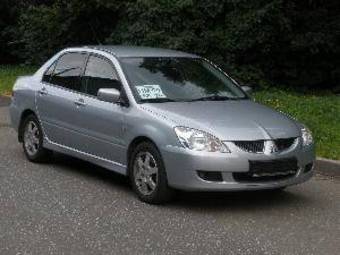 2004 Mitsubishi Lancer Photos