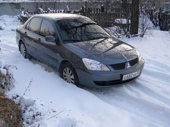 2005 Mitsubishi Lancer Pictures