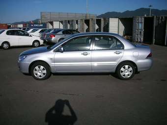 2005 Mitsubishi Lancer Photos