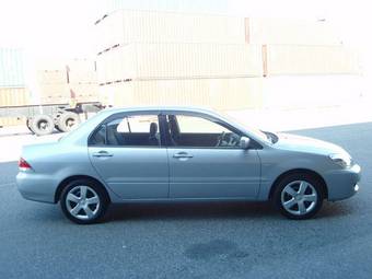 2005 Mitsubishi Lancer Pics