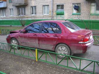 2005 Mitsubishi Lancer Photos