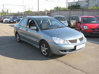 2005 Mitsubishi Lancer Photos