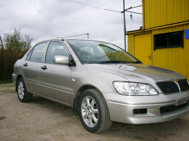 2001 Mitsubishi Lancer Cedia Pictures