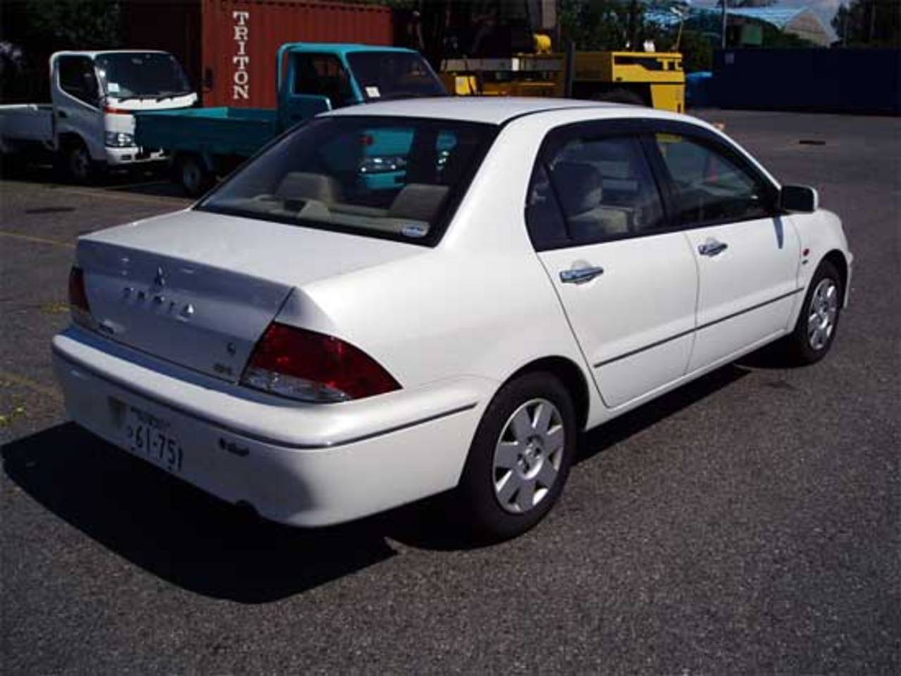 Mitsubishi lancer cedia. Mitsubishi Lancer Cedia 2001. Митсубиси Лансер 2001. Мицубиси Лансер цедия 2001. Митсубиси Лансер цедия 2001.