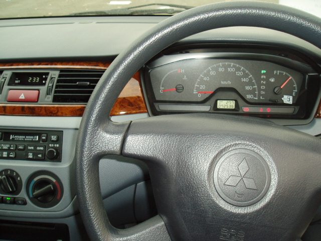 2002 Mitsubishi Lancer Cedia Images