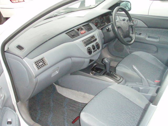 2000 Mitsubishi Lancer Cedia Wagon