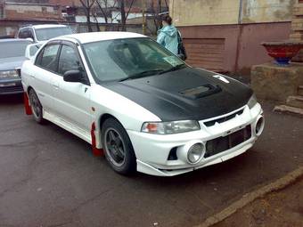 1996 Mitsubishi Lancer Evolution Photos