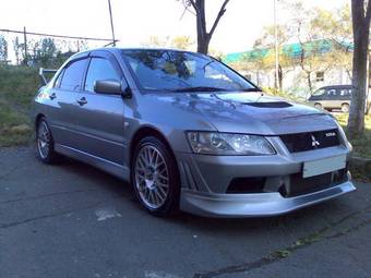 2002 Mitsubishi Lancer Evolution Pictures