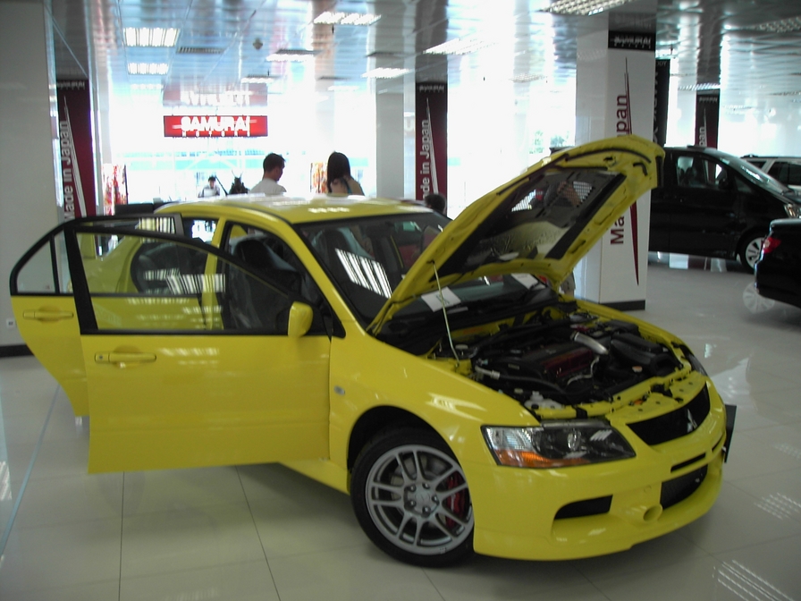 2005 Mitsubishi Lancer Evolution Pictures