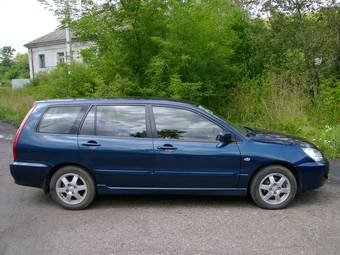 2005 Mitsubishi Lancer Wagon Photos