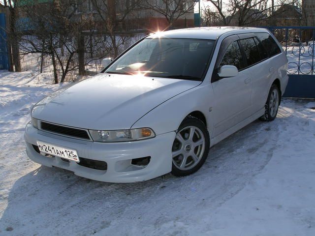 2000 Mitsubishi Legnum