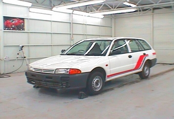 2000 Mitsubishi Libero