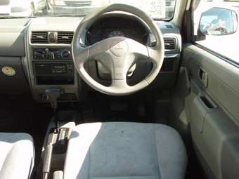 2004 Mitsubishi Minica