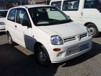 2004 Minica