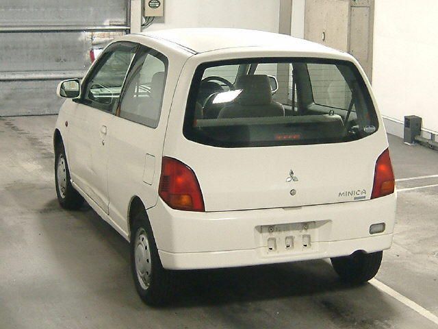 2004 Mitsubishi Minica