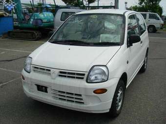 2004 Mitsubishi Minica