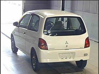 2004 Mitsubishi Minica Pictures