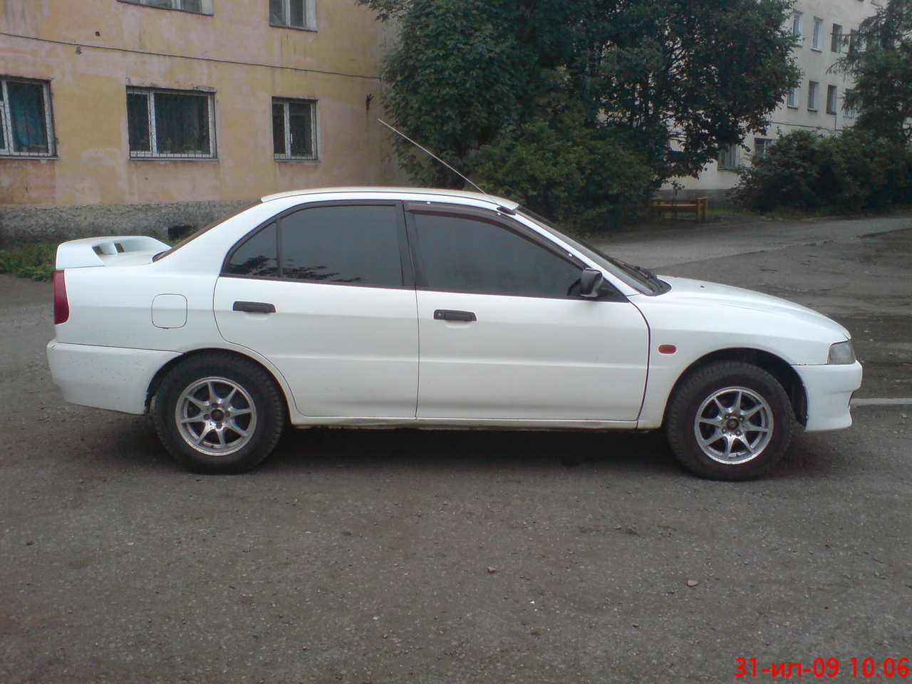 1999 Mitsubishi Mirage