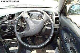 2000 Mitsubishi Mirage Pictures