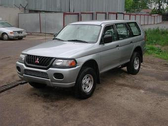 2000 Mitsubishi Montero Images