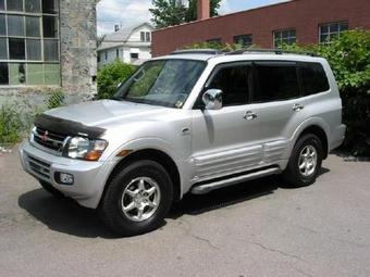 2001 Mitsubishi Montero Photos