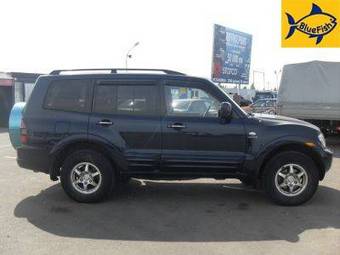 2002 Mitsubishi Montero Pictures