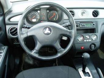 2003 Mitsubishi Outlander Pictures