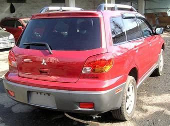 2003 Mitsubishi Outlander Pictures