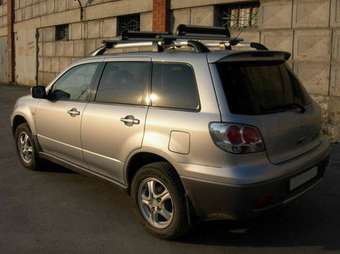 2004 Mitsubishi Outlander Pictures